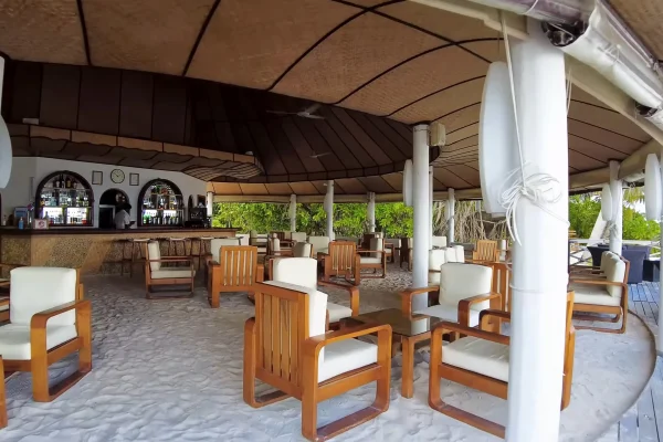 Paradies auf Erden_ Entdecke die atemberaubende Schönheit von Angaga Island auf den Malediven (13)